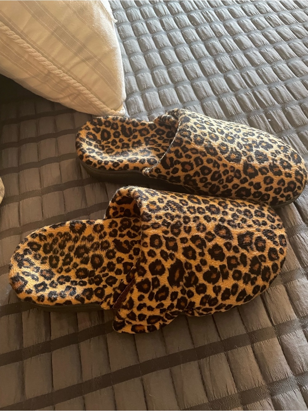 Vionic Leopard Print Faux Fur Slip-On Slippers - Tan & Black